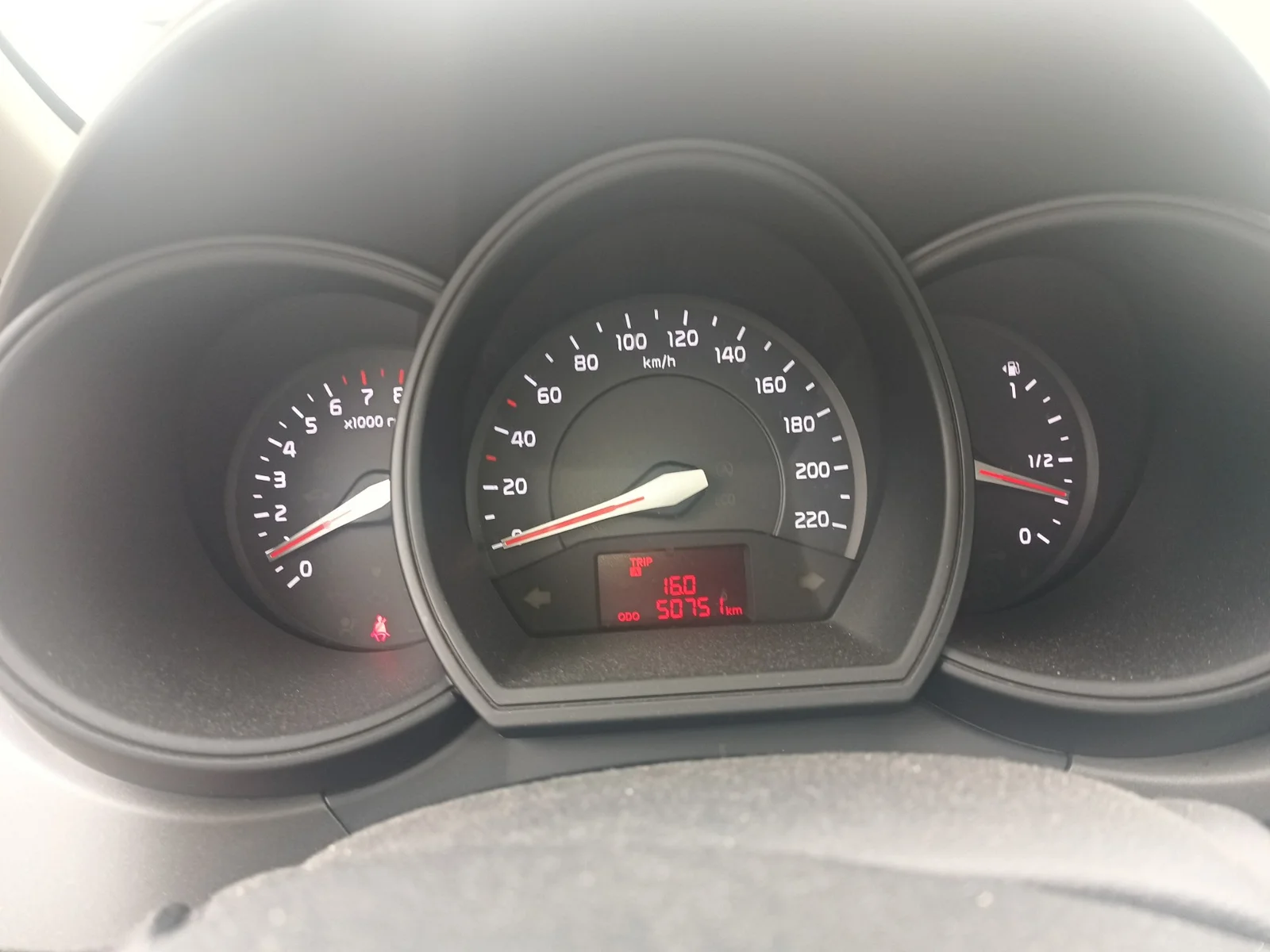 Komunikaty na desce rozdzielczej - KIA RIO III