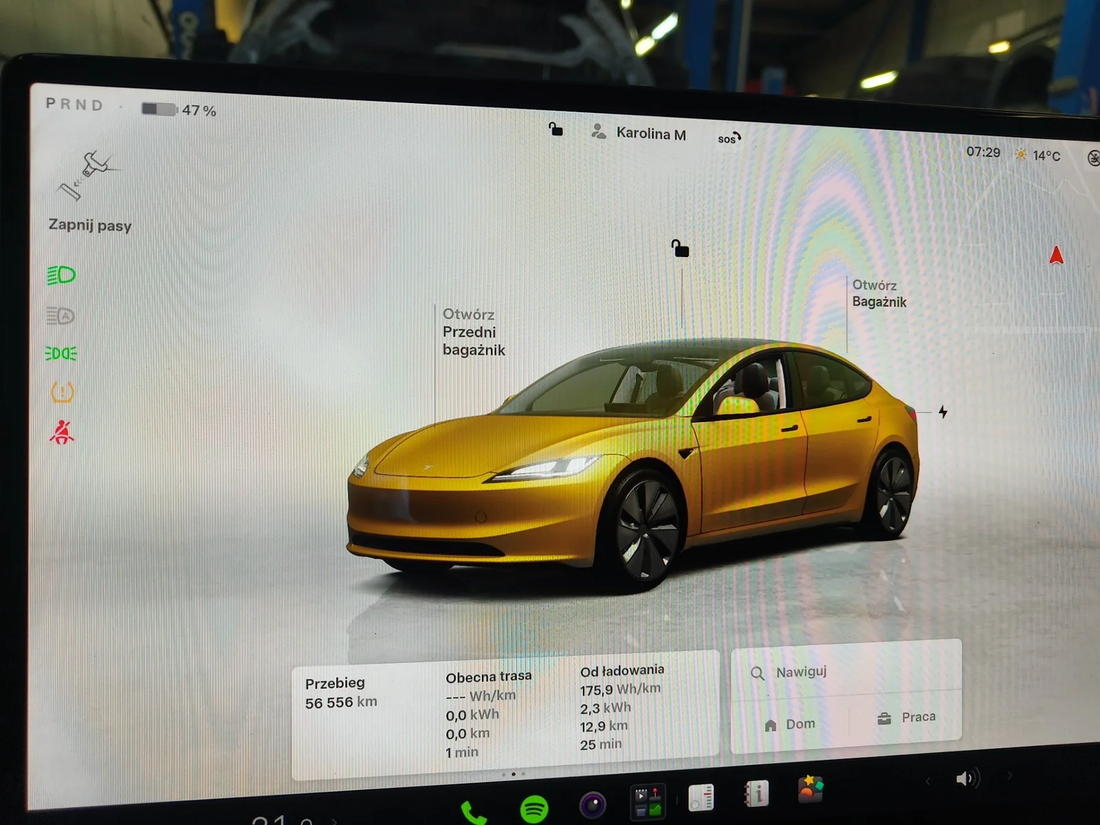 Komunikaty na desce rozdzielczej - TESLA MODEL 3
