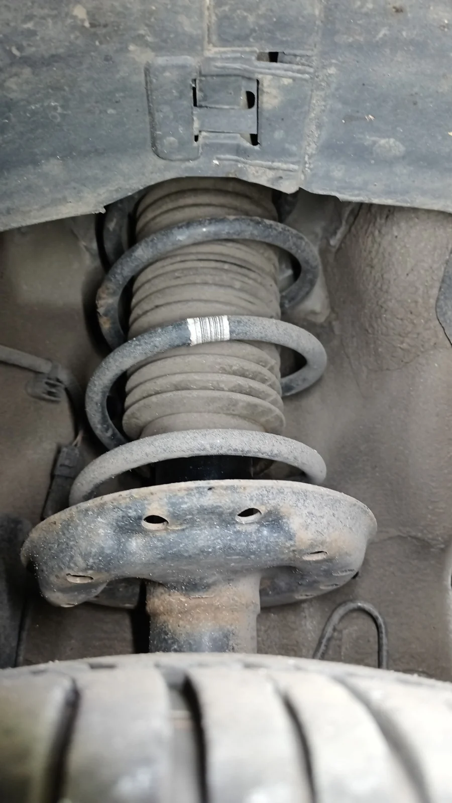 Sprężyny z przodu - OPEL CORSA D