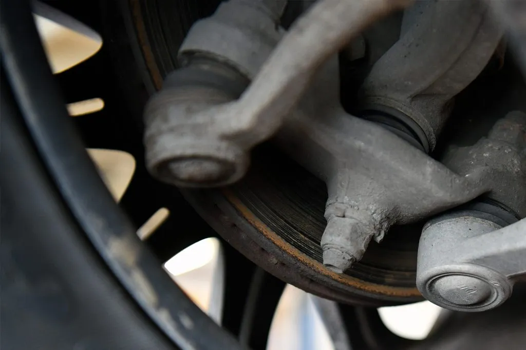 Końcówka drążka kierowniczego BMW E60 podczas kontroli