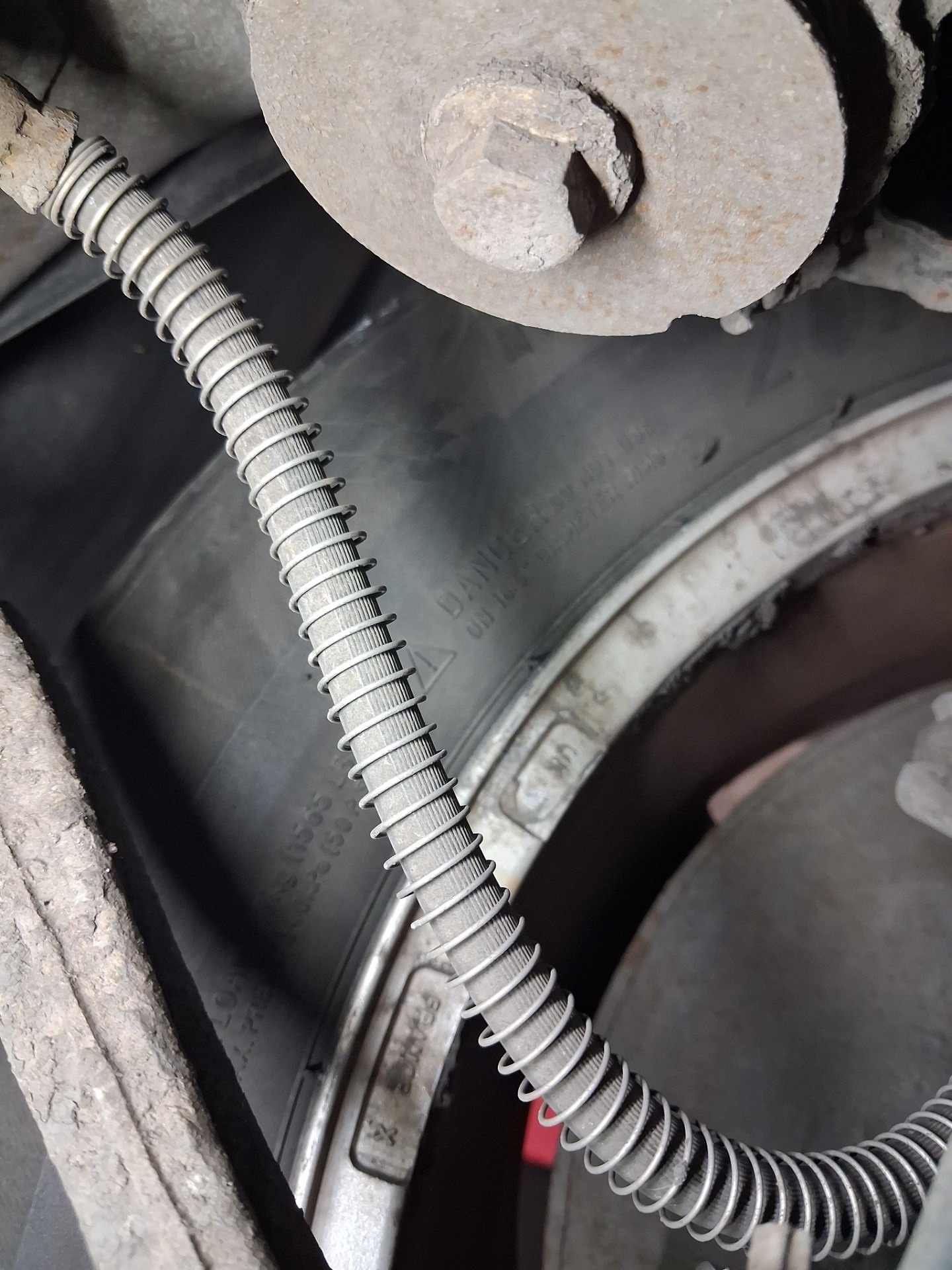 Przewody hamulcowe: tylna oś - PEUGEOT 407 SW