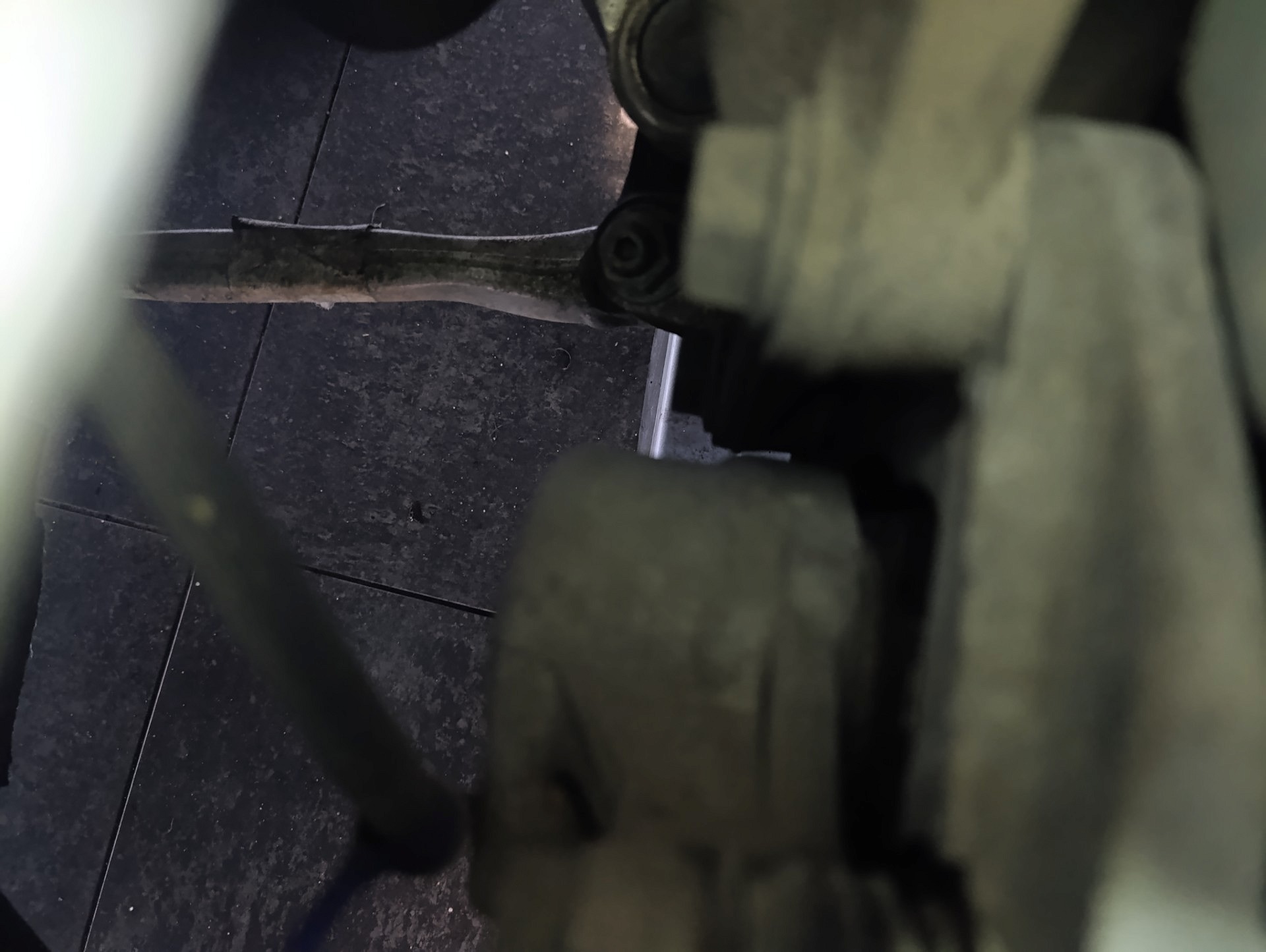 Stan przewodów hamulcowych przedniej osi - CHEVROLET CAMARO