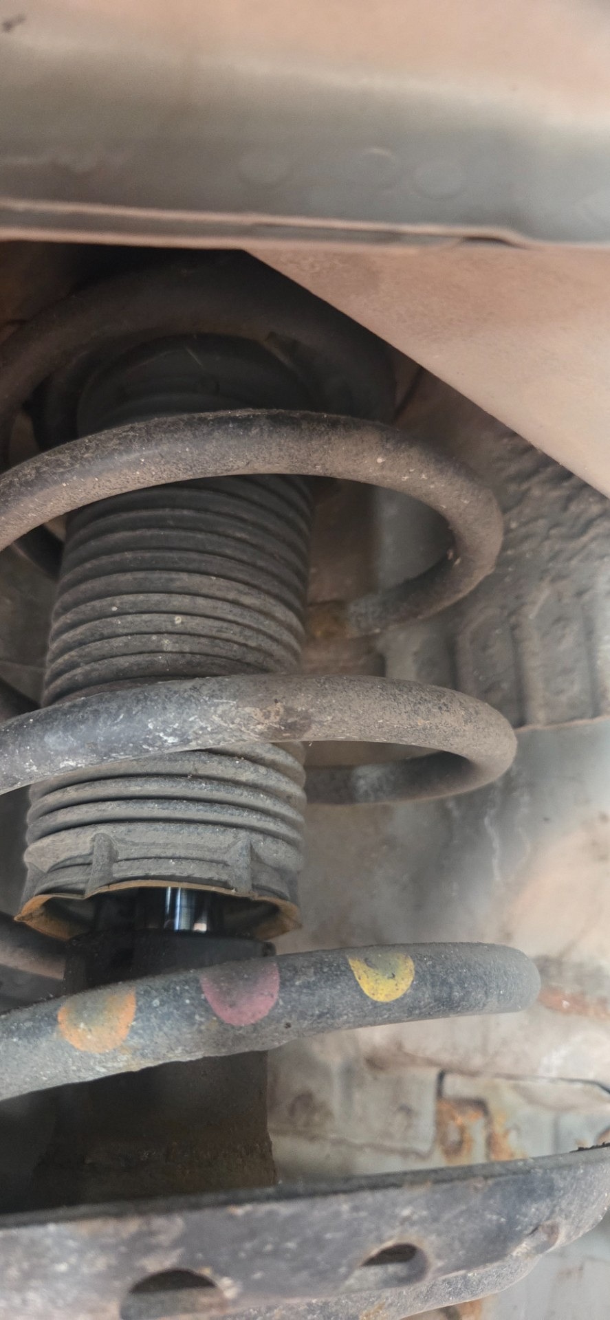 Stan sprężyn przedniej osi - FORD MONDEO IV Turnier