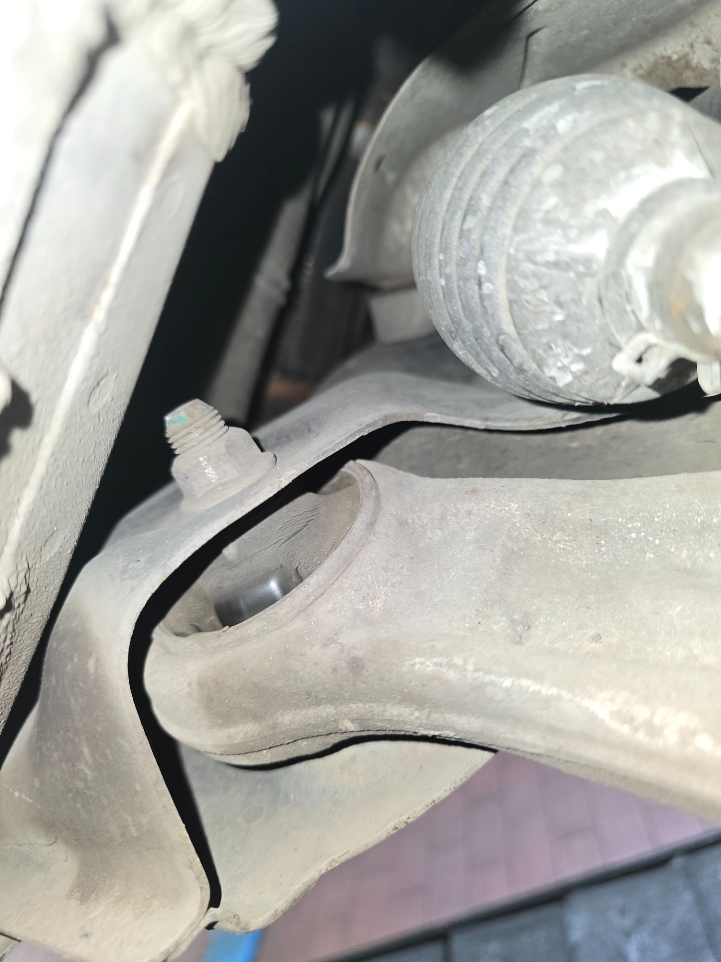 Zawieszenie: przednia oś - HYUNDAI i40 I CW