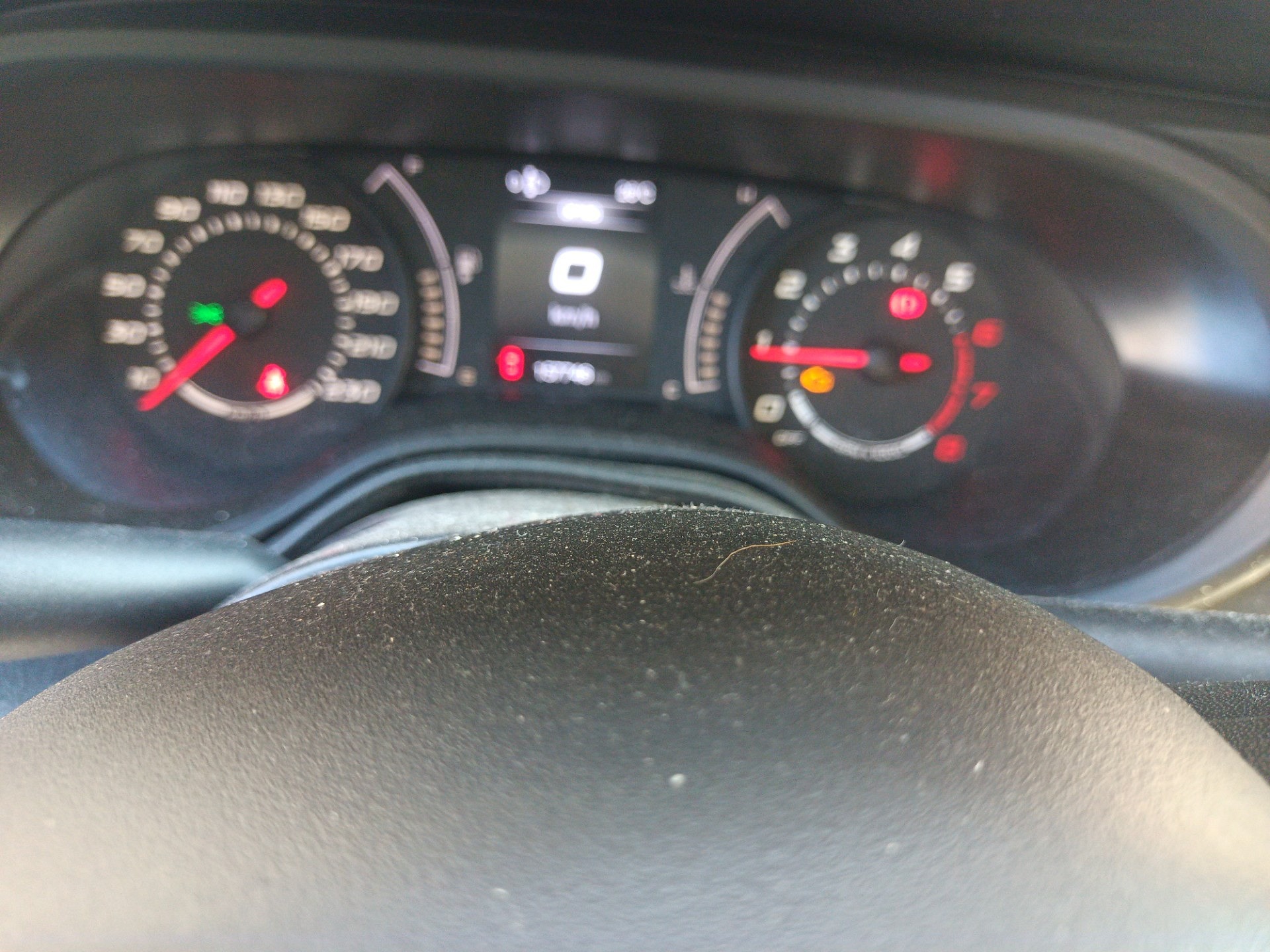 Komunikaty na desce rozdzielczej - FIAT TIPO sedan
