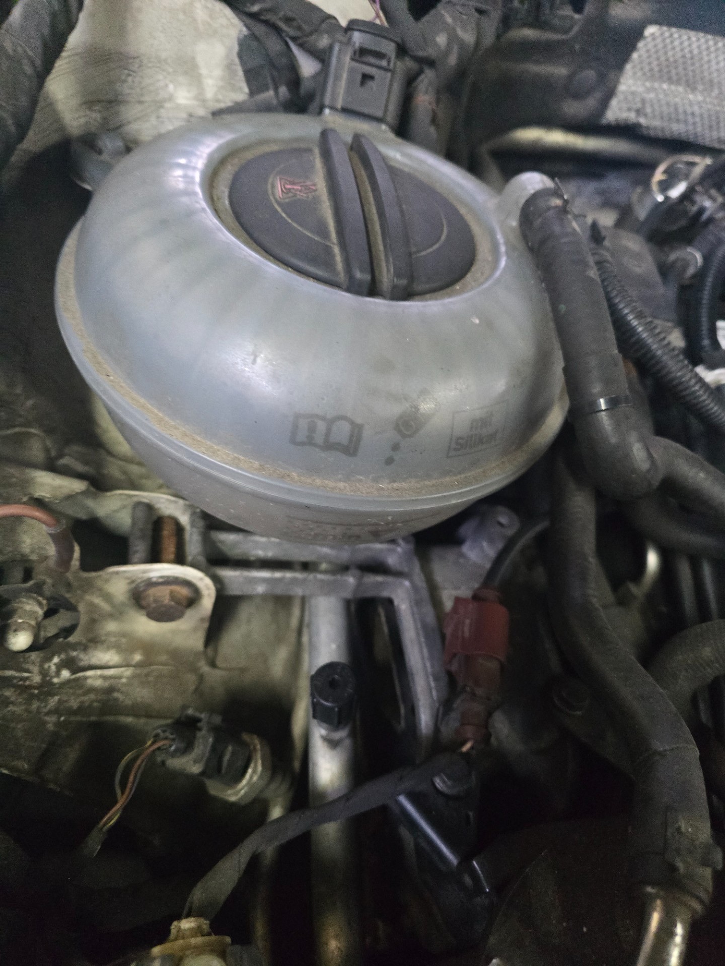 Poziom płynu chłodniczego - SKODA SUPERB III Kombi