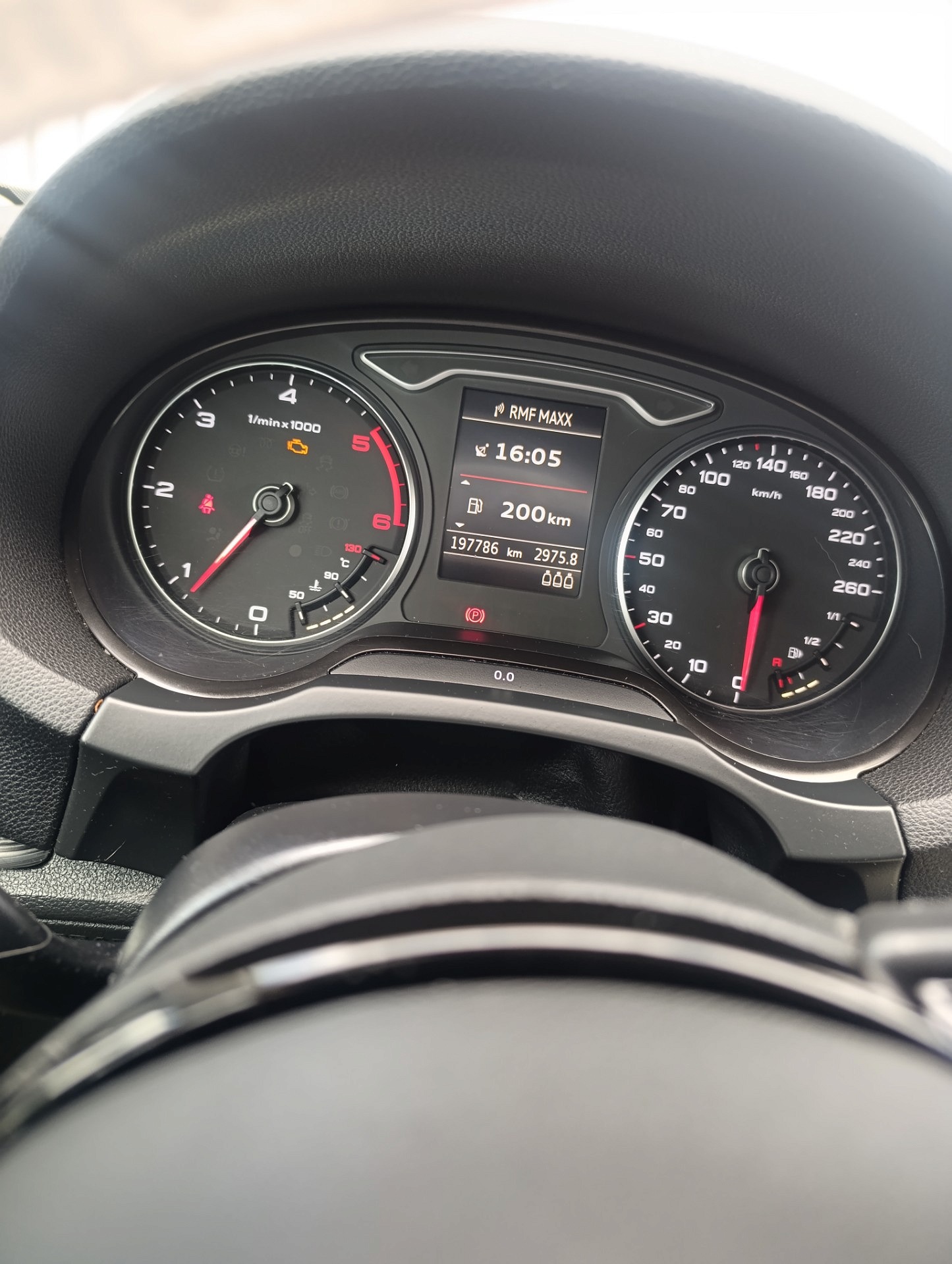 Komunikaty na desce rozdzielczej - AUDI A3 Sportback