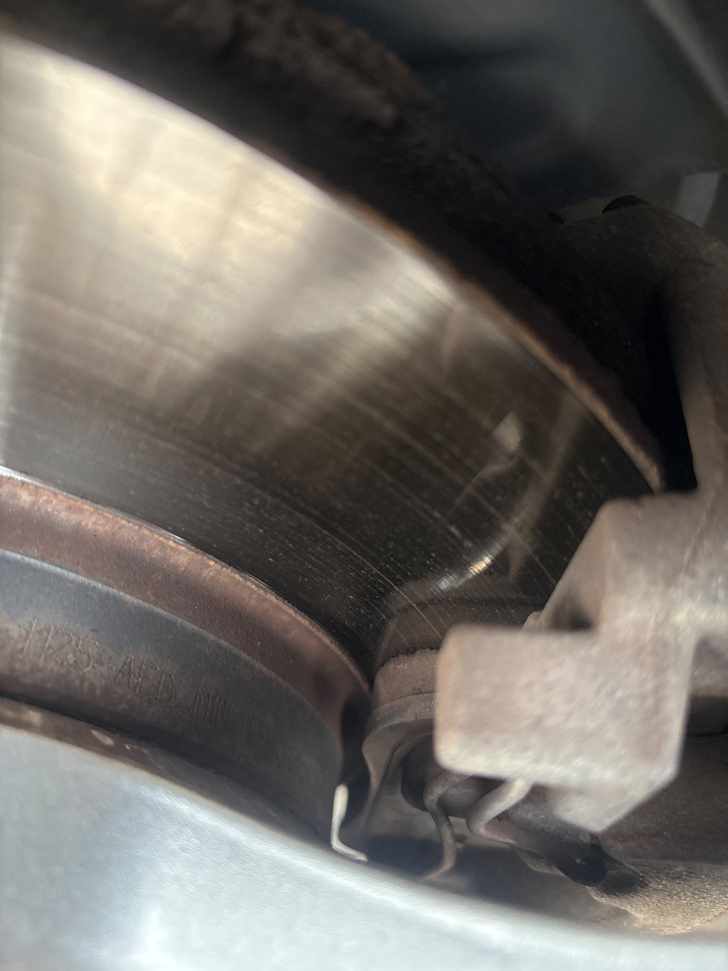Stan klocków hamulcowych przedniej osi - FORD FOCUS IV