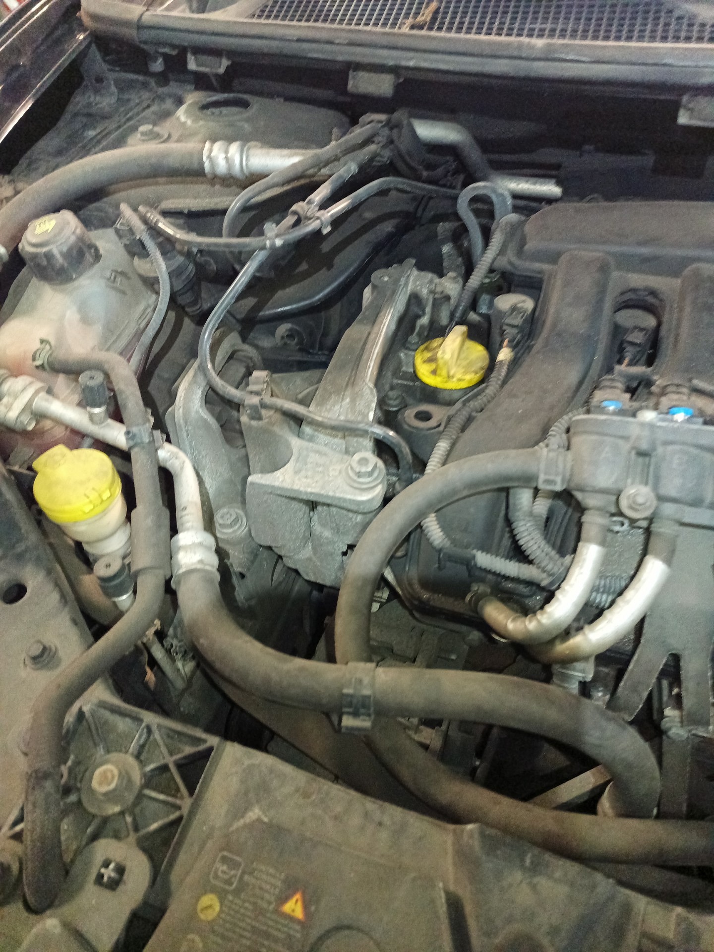 Poziom oleju silnikowego - RENAULT FLUENCE
