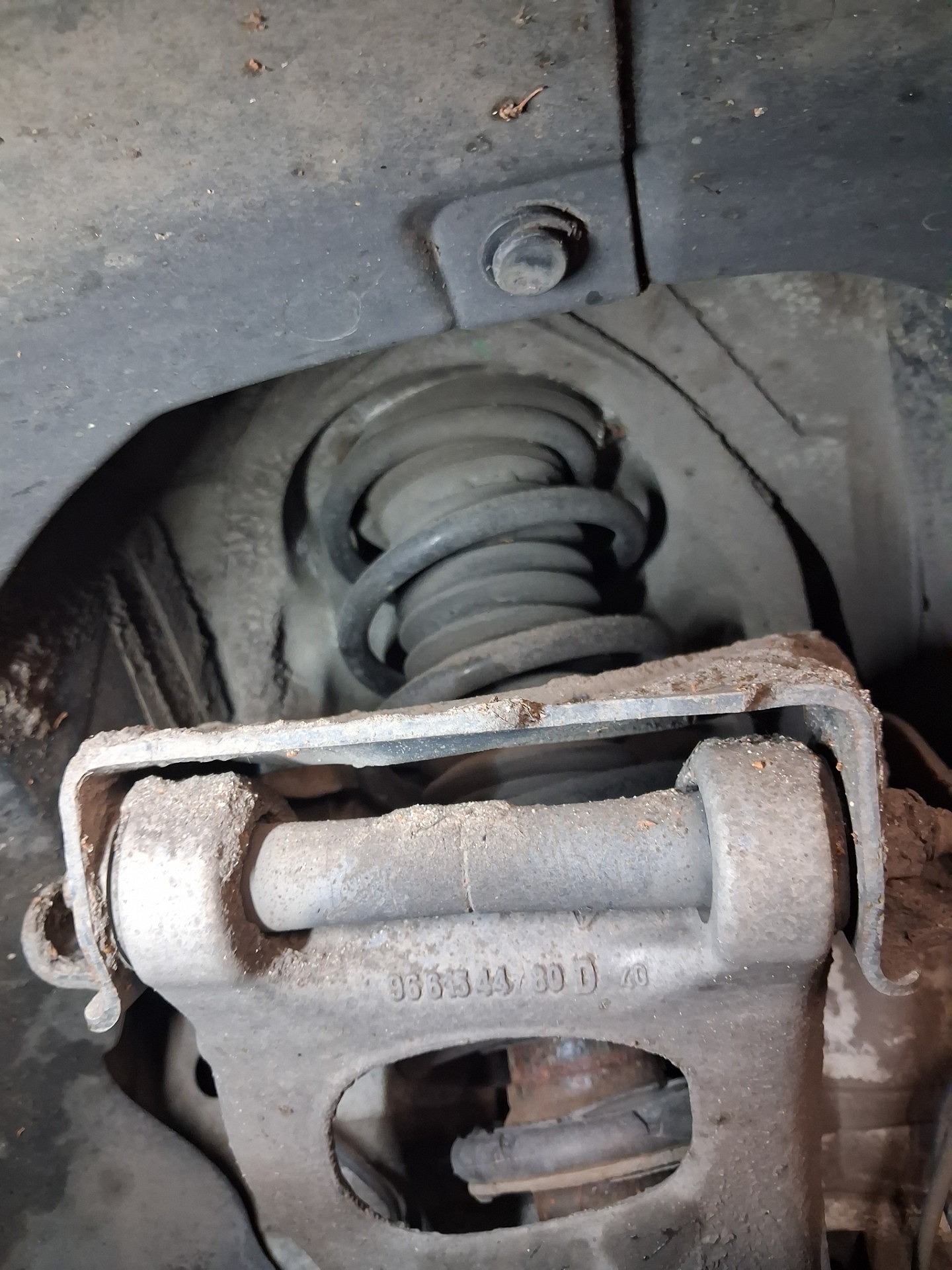 Stan amortyzatorów przedniej osi - PEUGEOT 407 SW