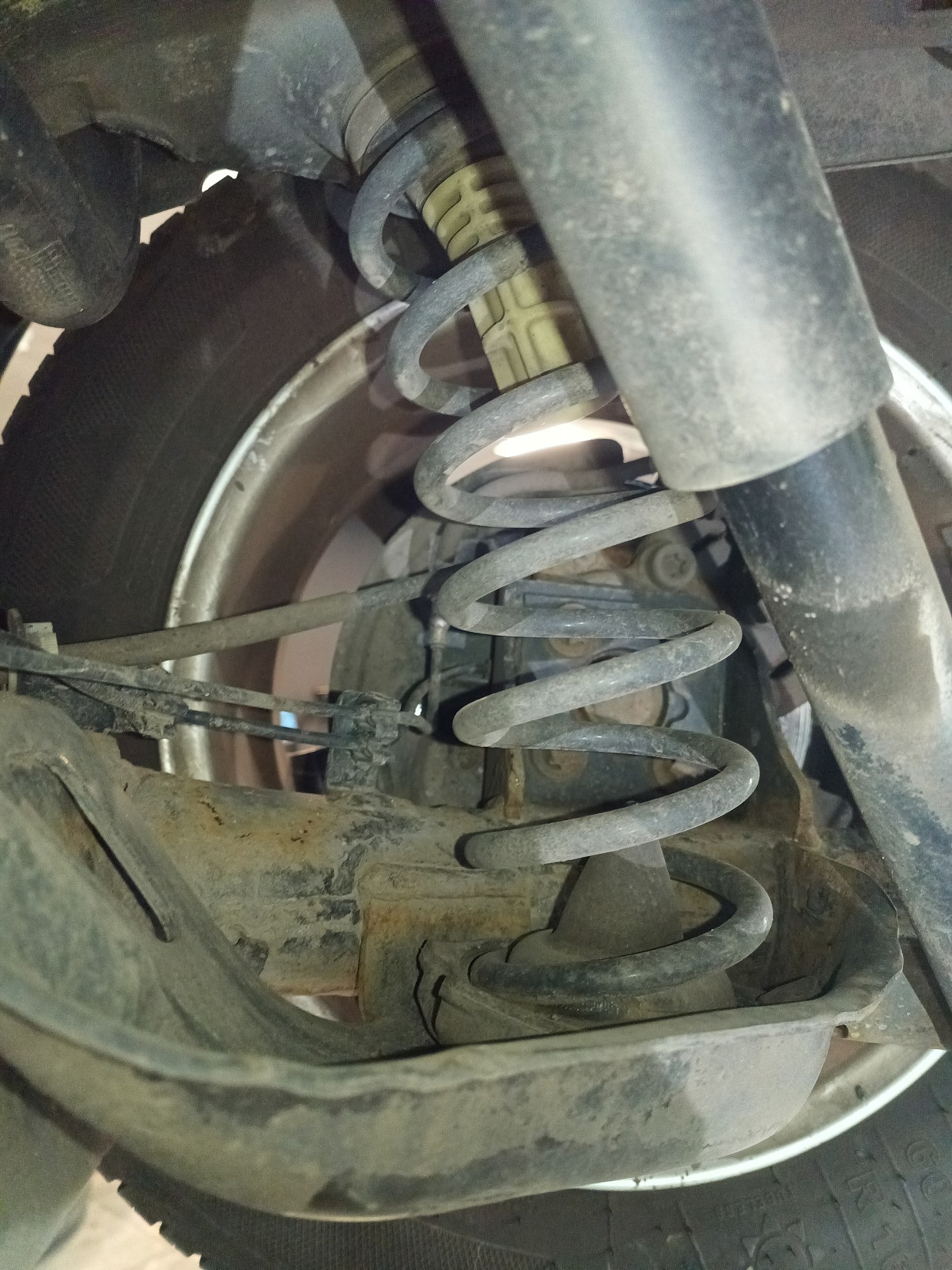 Sprężyny na przedniej osi - RENAULT FLUENCE