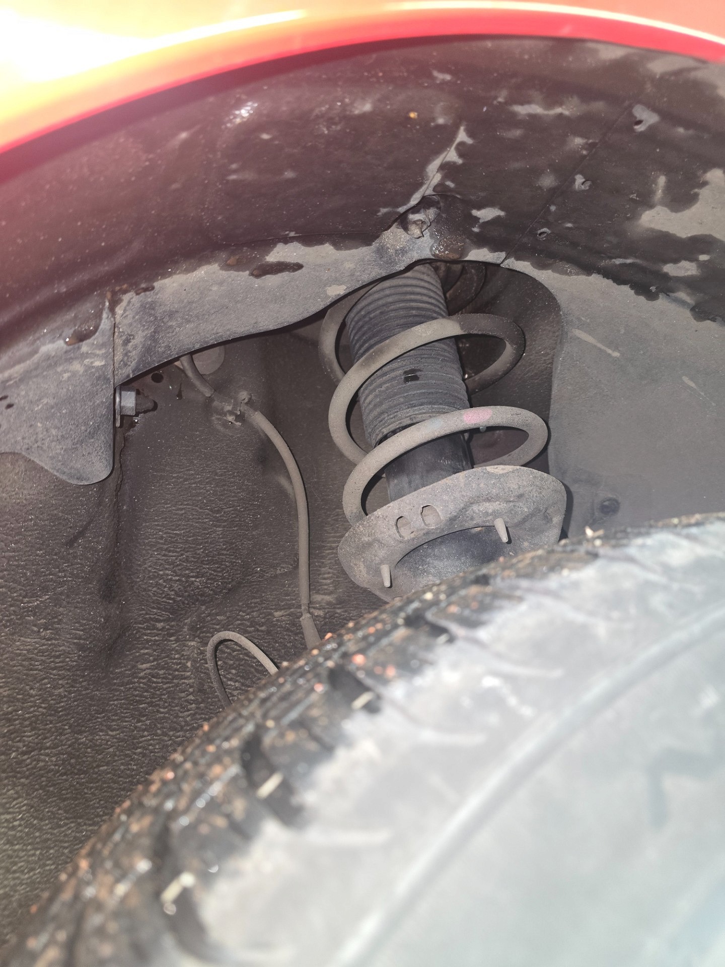 Odboje i osłony na przedniej osi - HYUNDAI i20 III