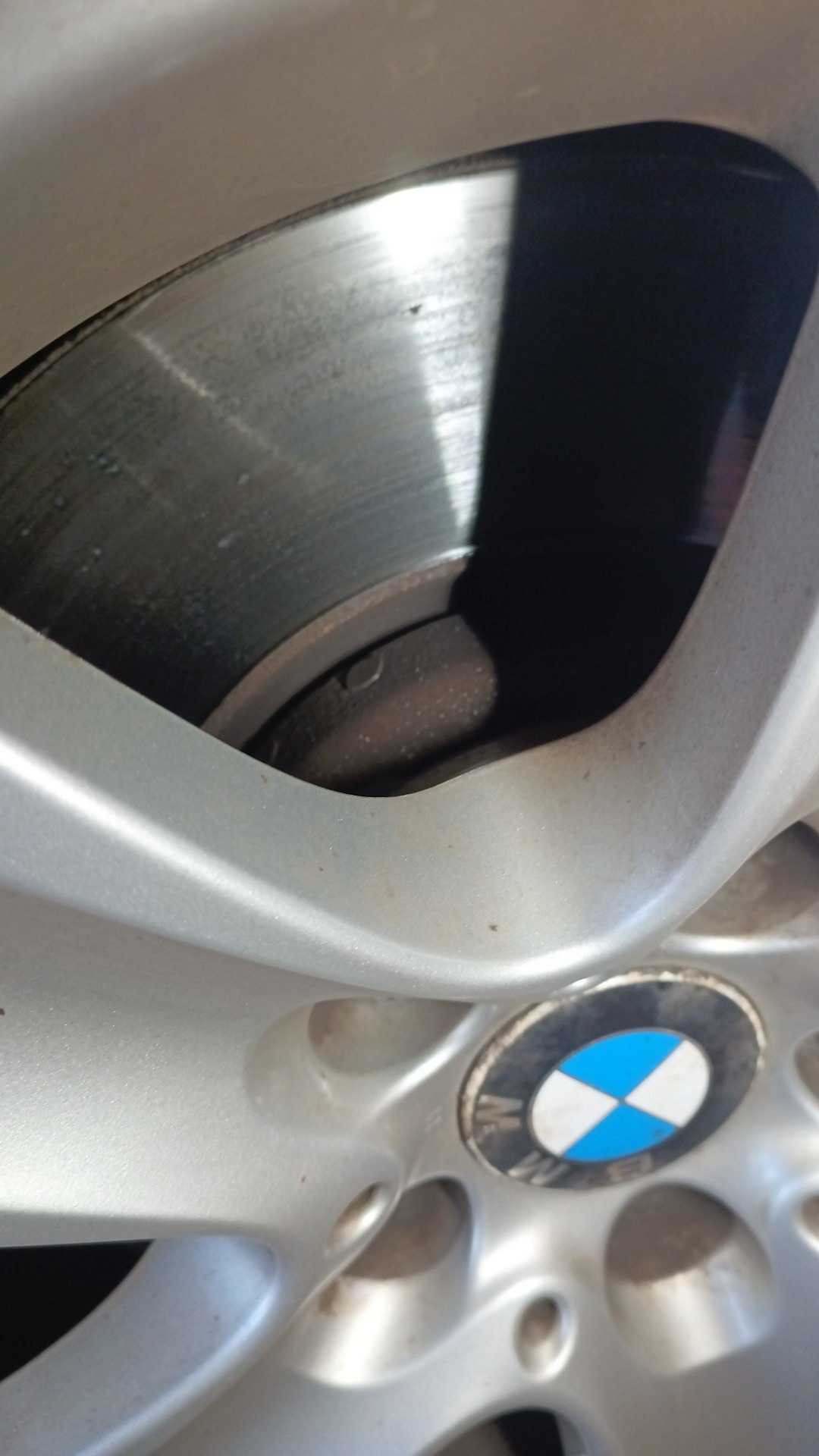Tarcze hamulcowe przedniej osi - BMW 5 Touring