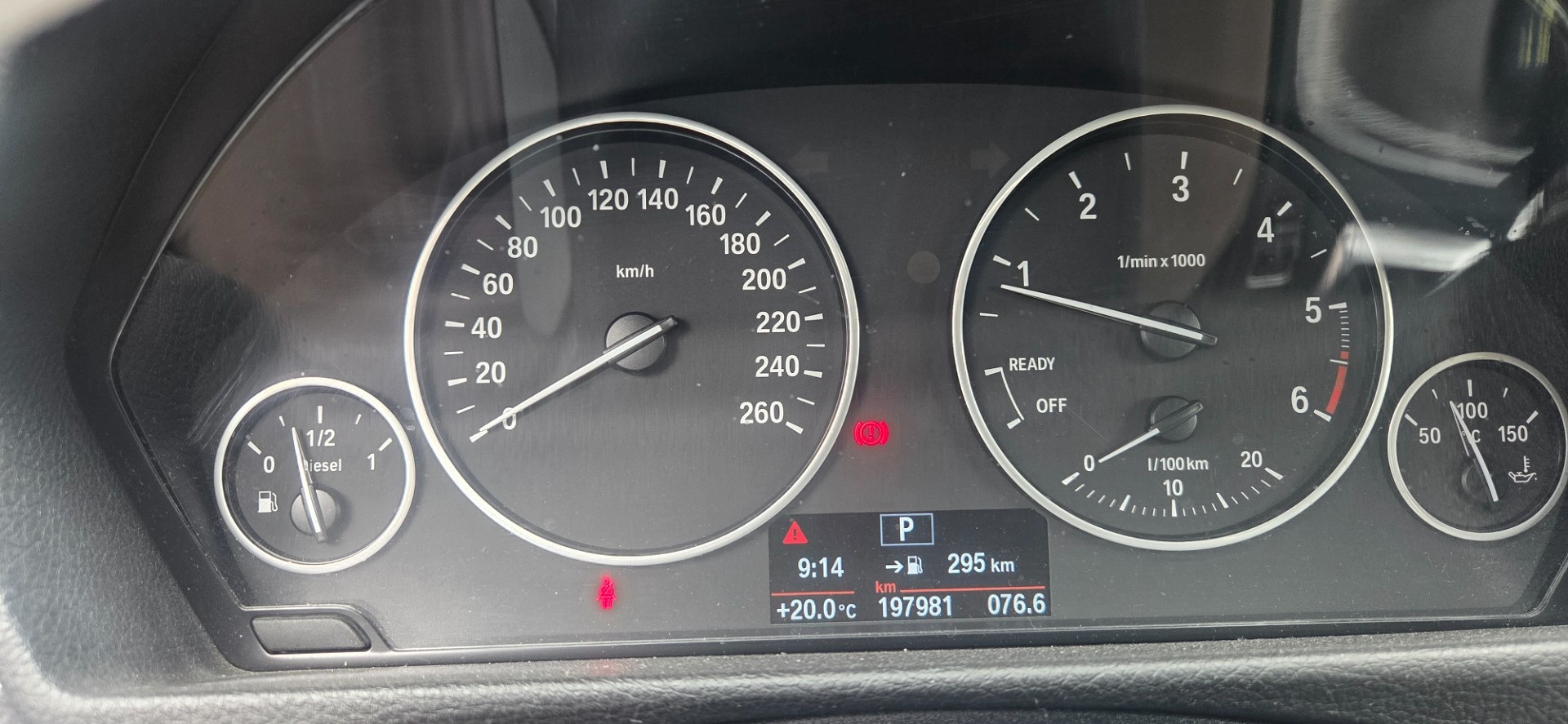 Komunikaty na desce rozdzielczej - BMW 4 Gran Coupe