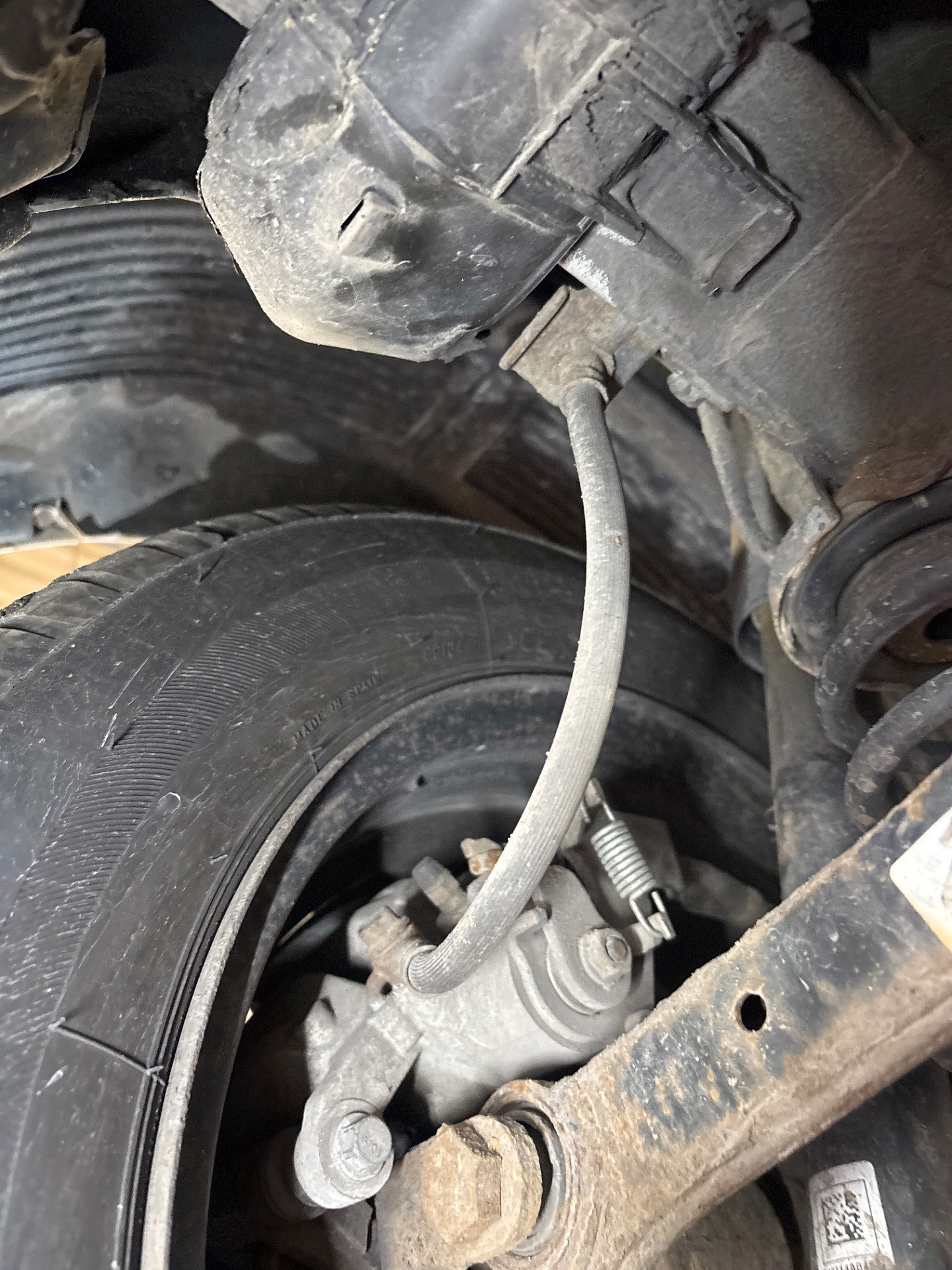 Stan przewodów hamulcowych z tyłu - HYUNDAI i30
