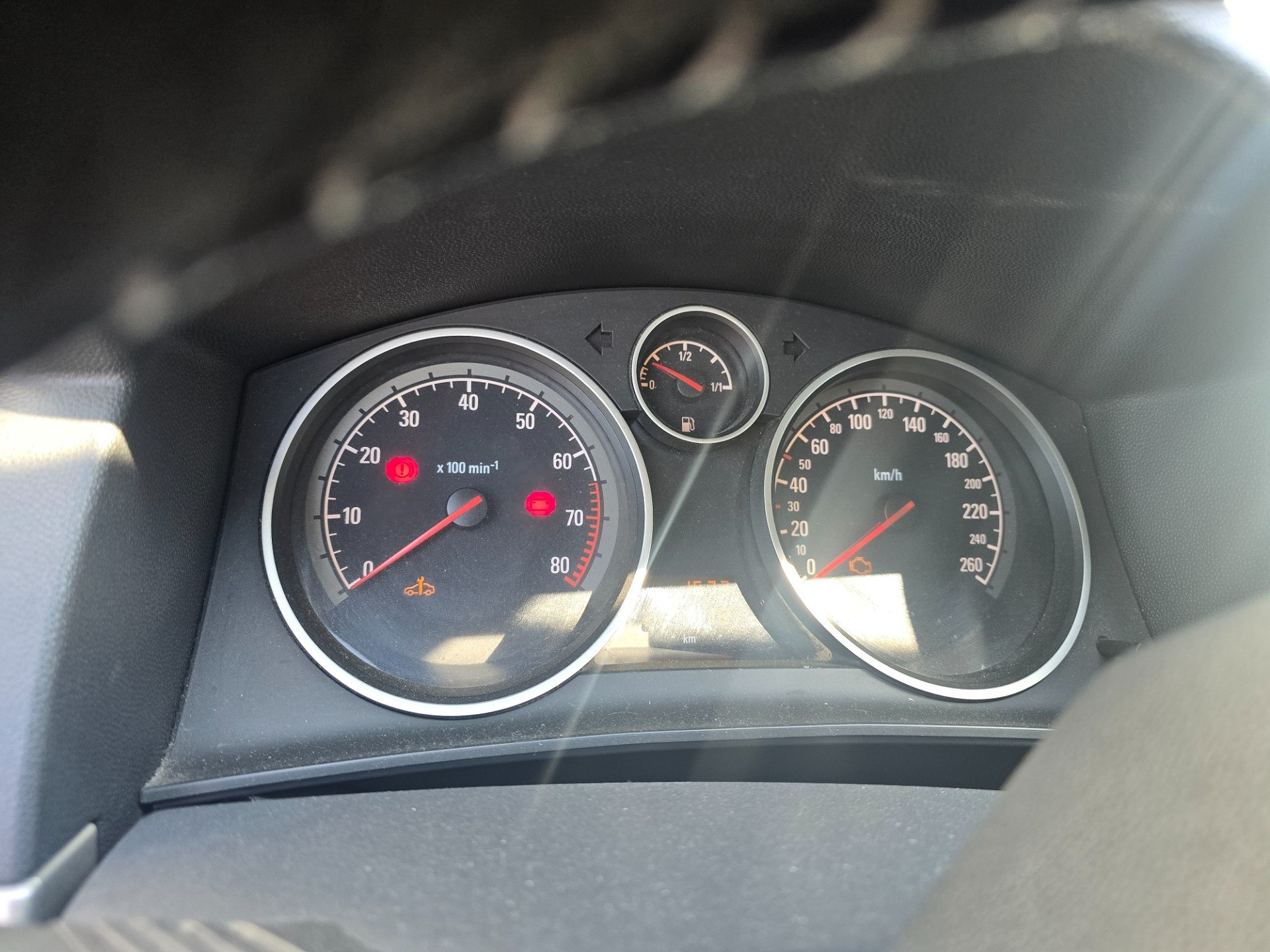 Komunikaty na desce rozdzielczej - OPEL ASTRA H GTC