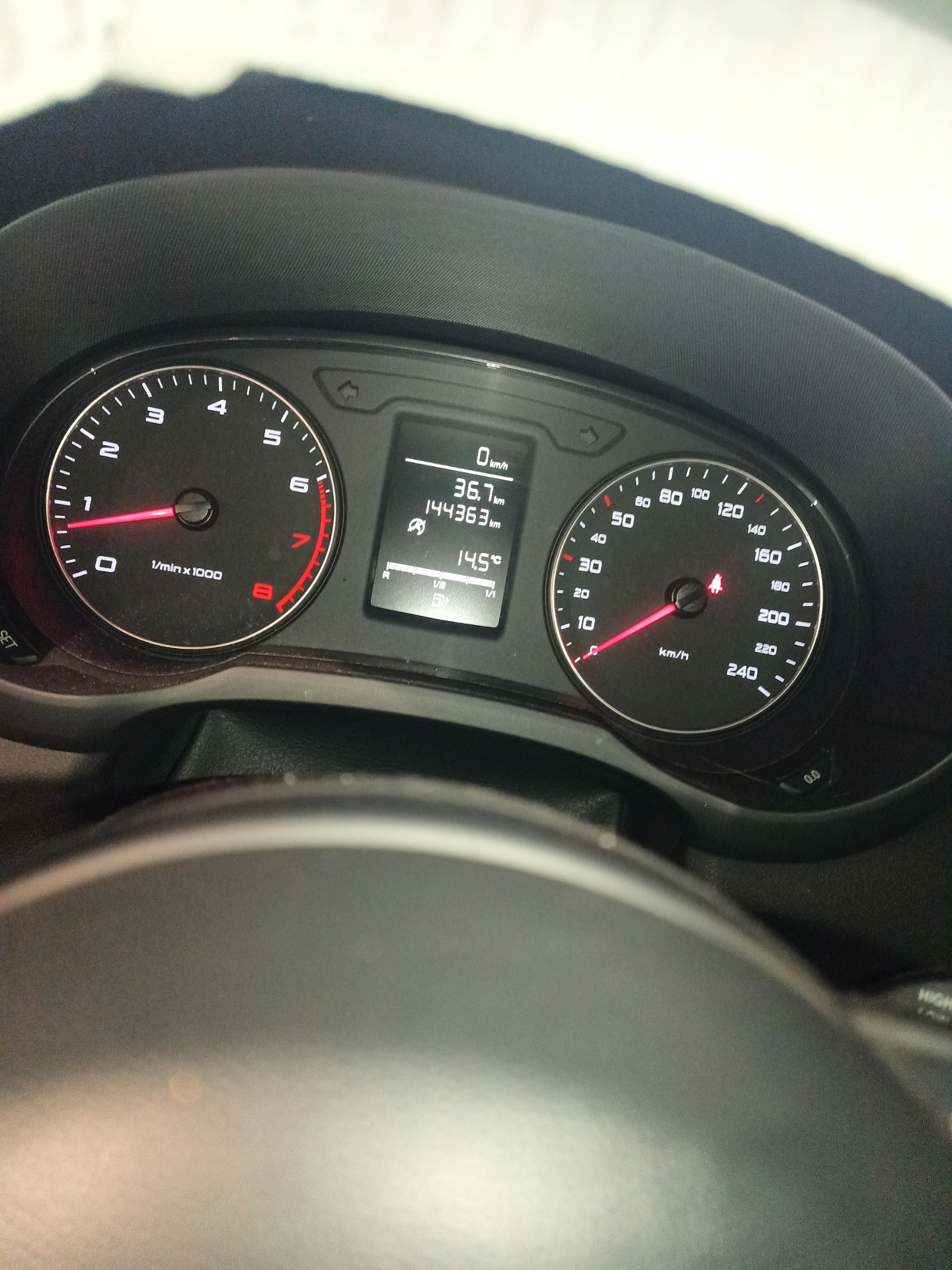 Wskazania deski rozdzielczej - AUDI A1 Sportback