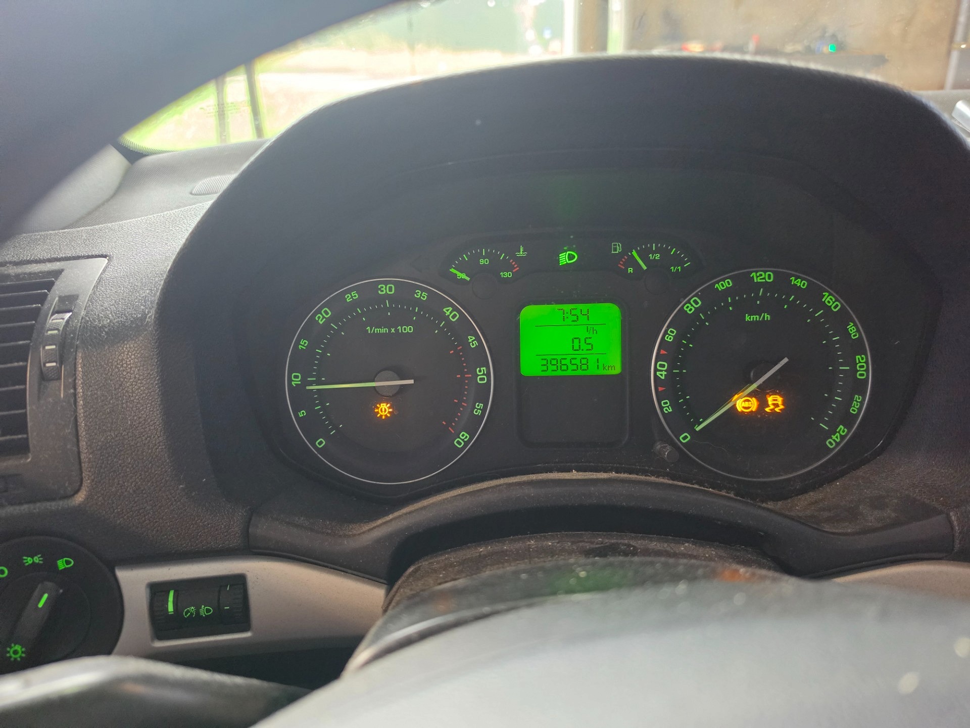 Komunikaty na desce rozdzielczej - SKODA OCTAVIA II Combi