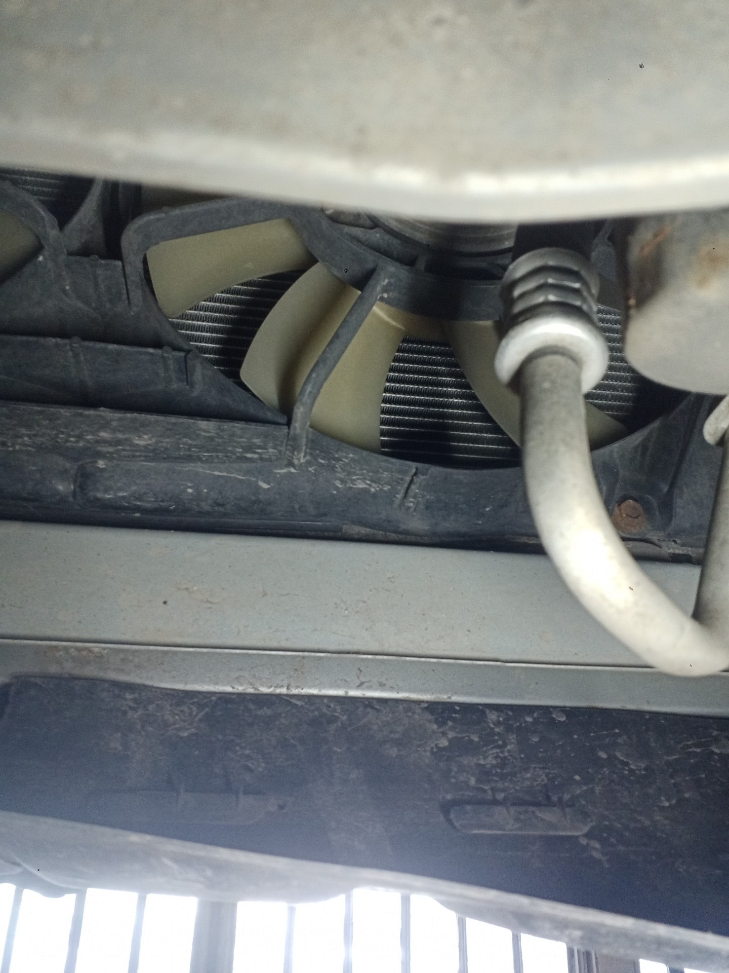 Stan chłodnicy układu chłodzenia - TOYOTA PRIUS Liftback