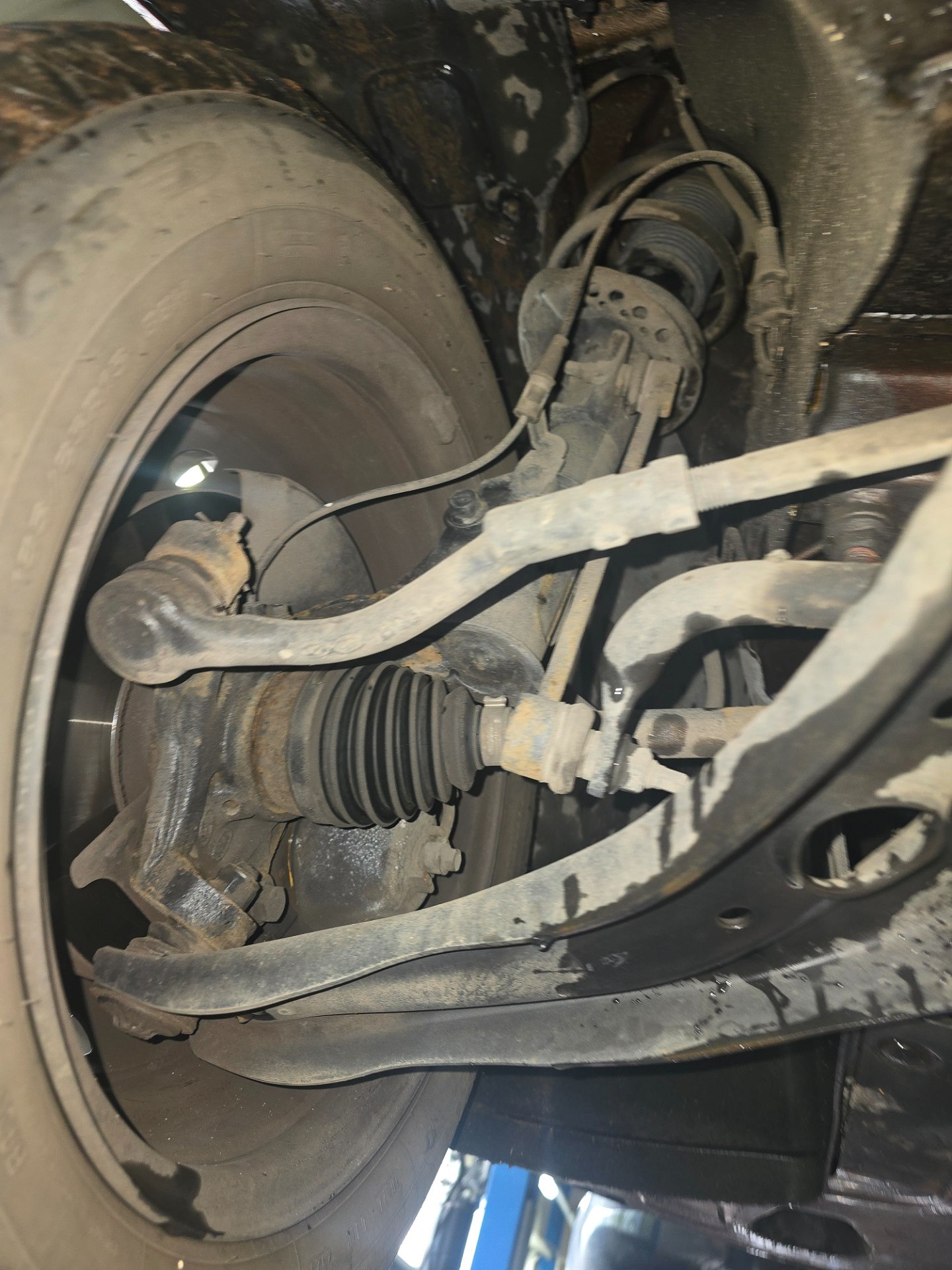 Drążek i końcówka - lewa - HYUNDAI i20 III