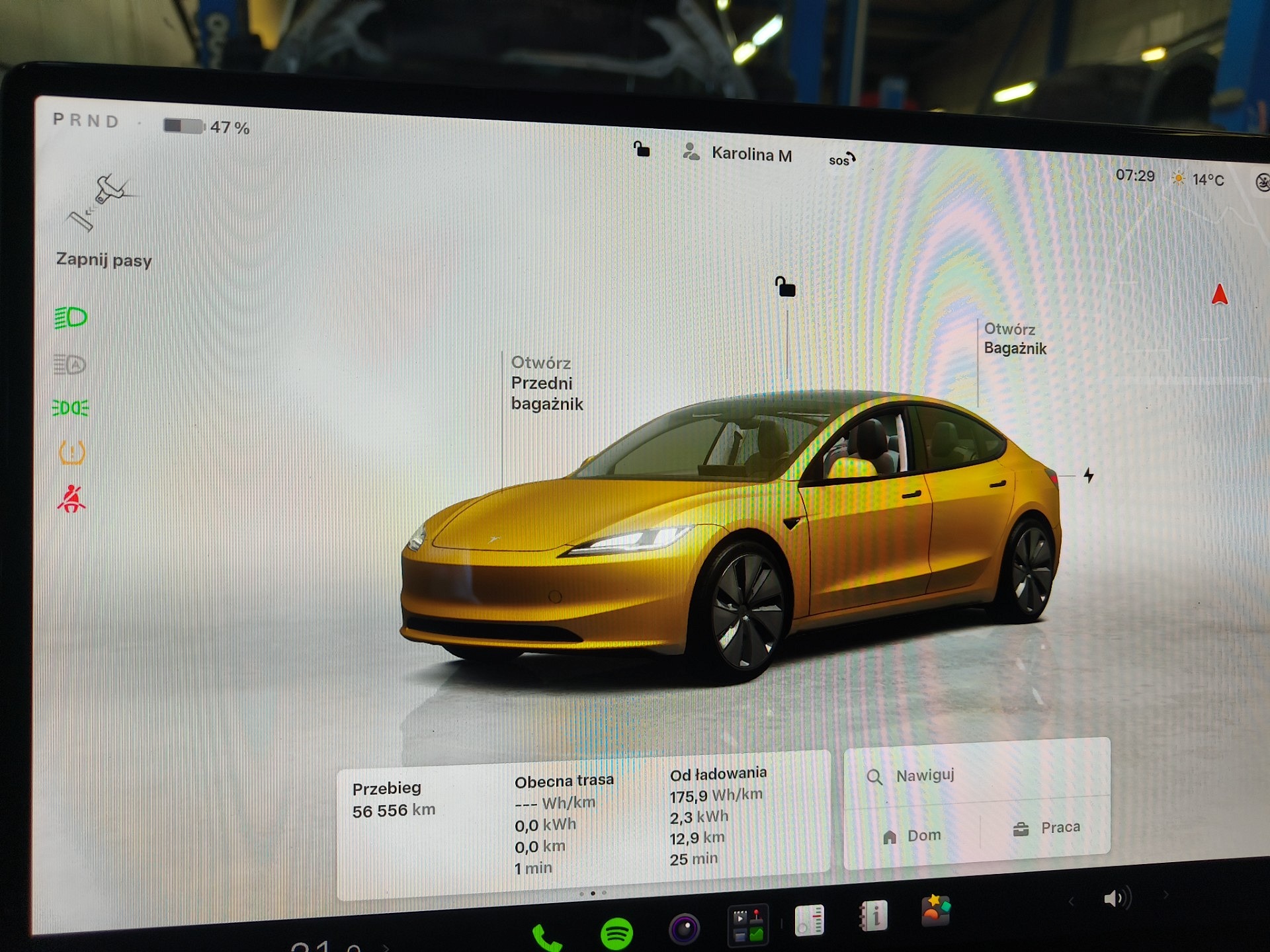 Komunikaty na desce rozdzielczej - TESLA MODEL 3