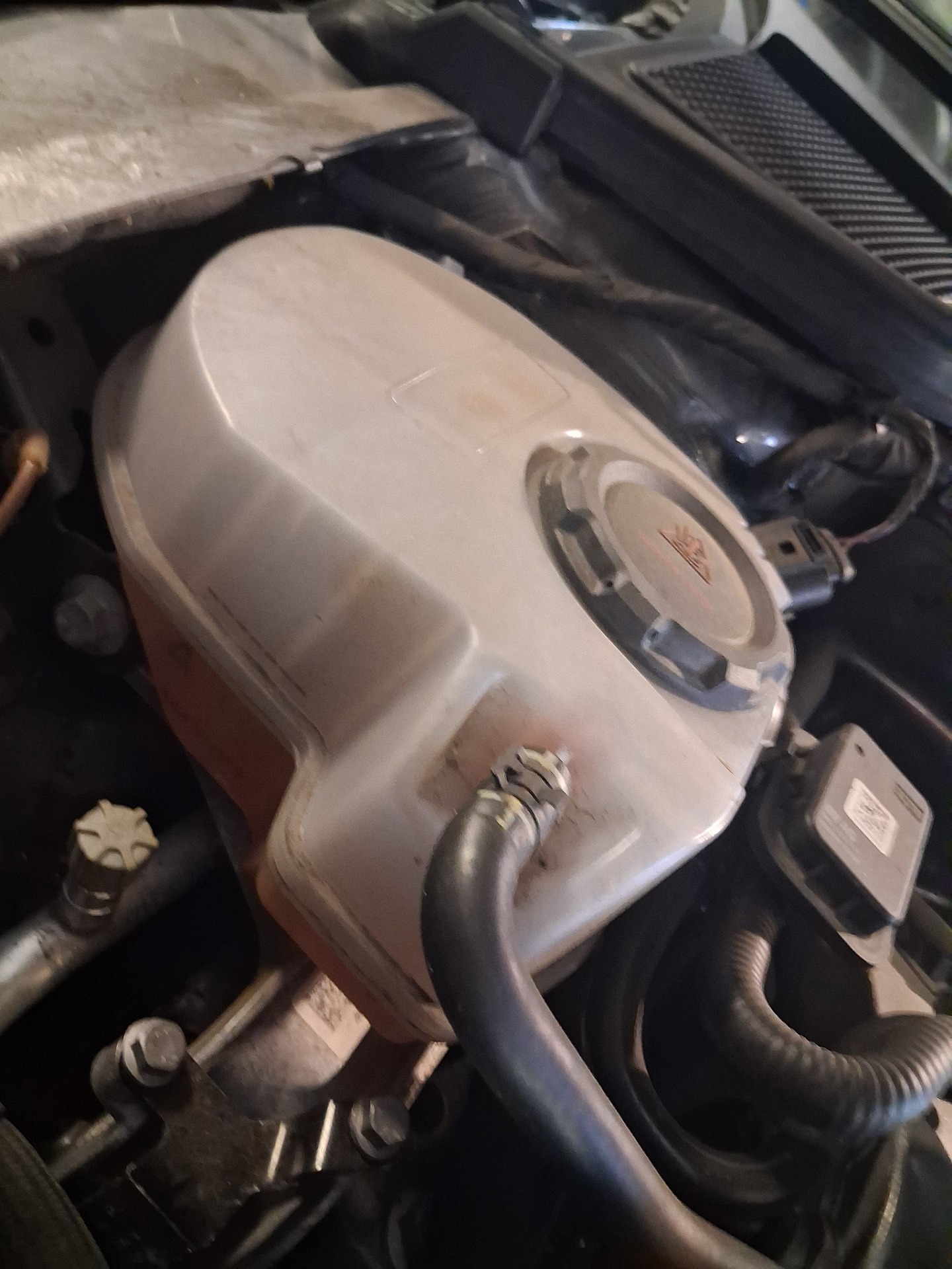 Poziom płynu chłodniczego - SKODA OCTAVIA IV Combi