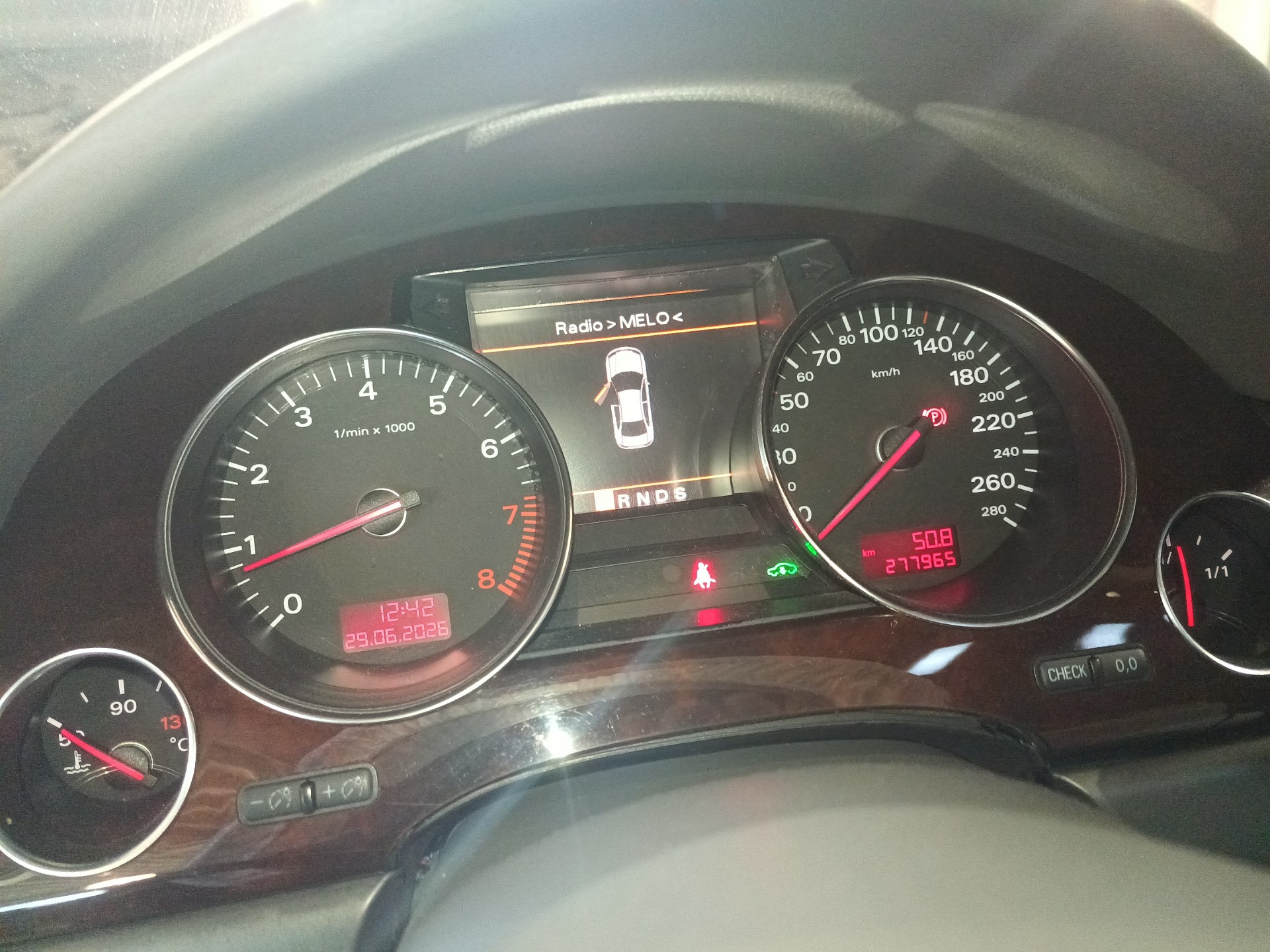 Wskazania deski rozdzielczej - AUDI A8 D3