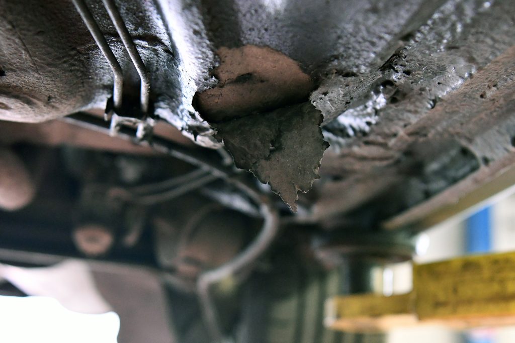 DSC_4303 kopia » motoer.pl uszkodzona konserwacja podwozia seat