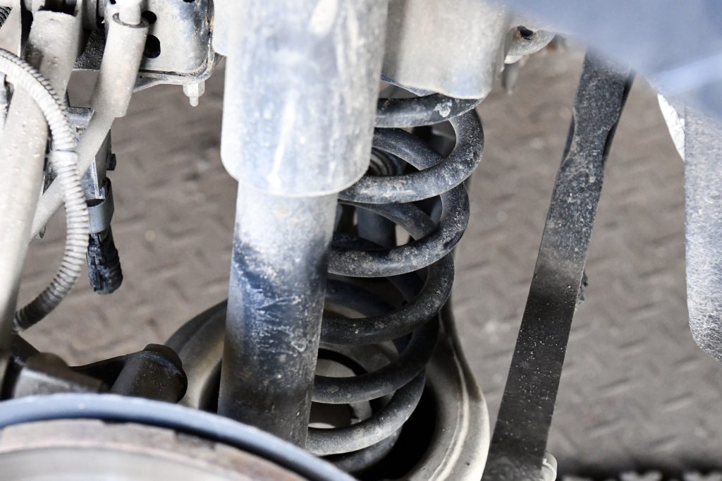 DSC_4376 kopia » motoer.pl sprężyna zawieszenia osi tylnej