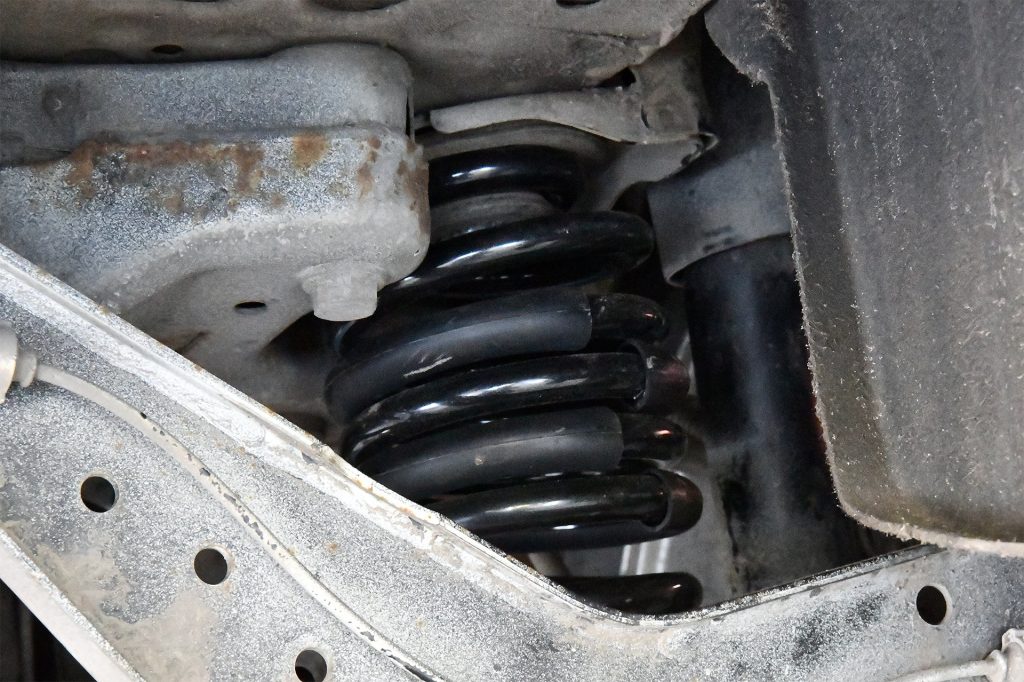 DSC_4443 kopia » motoer.pl zamontowana sprężyna obniżająca
